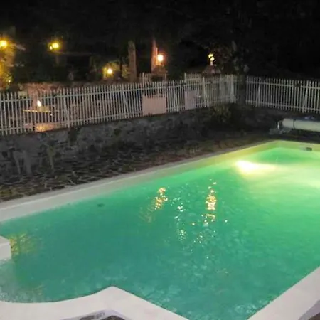 A En Aubrac Avec Piscine Ferienhaus Argences-en-Aubrac