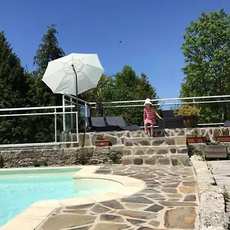 A En Aubrac Avec Piscine Ferienhaus *