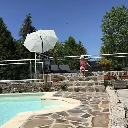 Casa de Férias à En Aubrac Avec Piscine