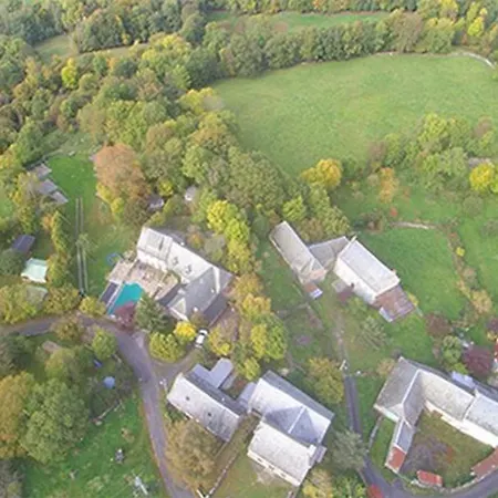 à En Aubrac Avec Piscine Casa de Férias *