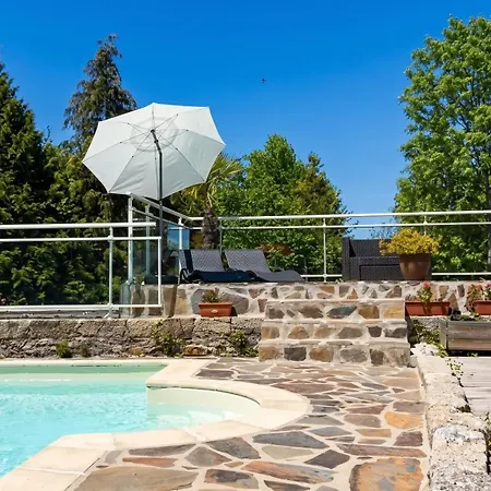 Ferienhaus A En Aubrac Avec Piscine Argences-en-Aubrac