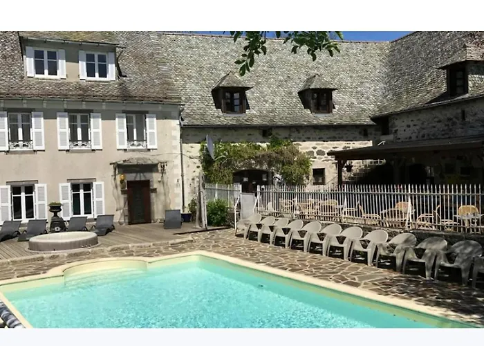 De 3 Avec Piscine Partagee Terrasse Amenagee Et Wifi A En Aubrac Hébergement de vacances *